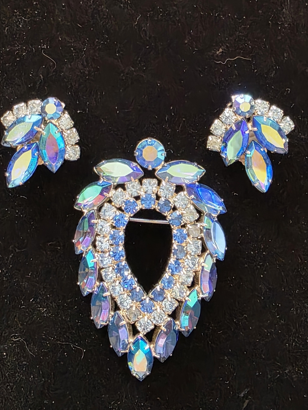 JULIANA for Sarah Cov Iridescent "Blue Lagoon" Brooch w/ Matching Clips